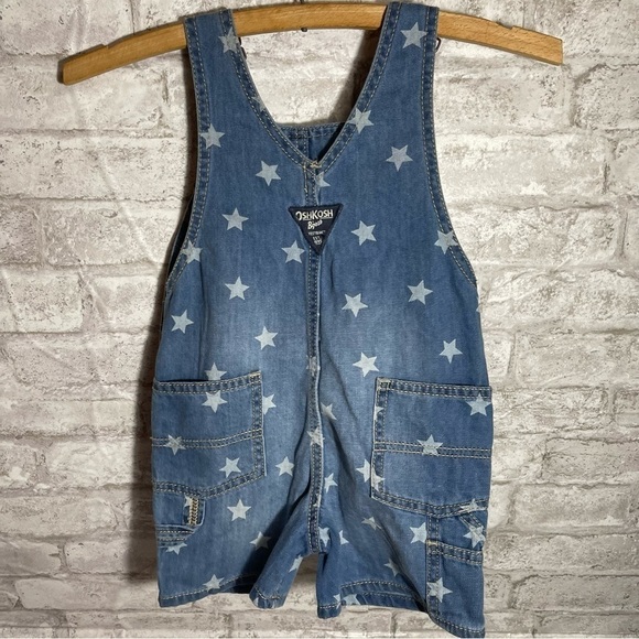 Oshkosh B’gosh Shortalls Kid’s Sz‎ 2T Denim with Stars Carpenter NEW - Picture 9 of 10